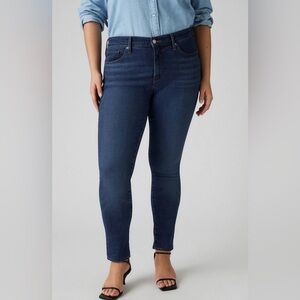 BNWT Levi’s 311 Shaping Skinny Classic Blue Jeans - 34/30